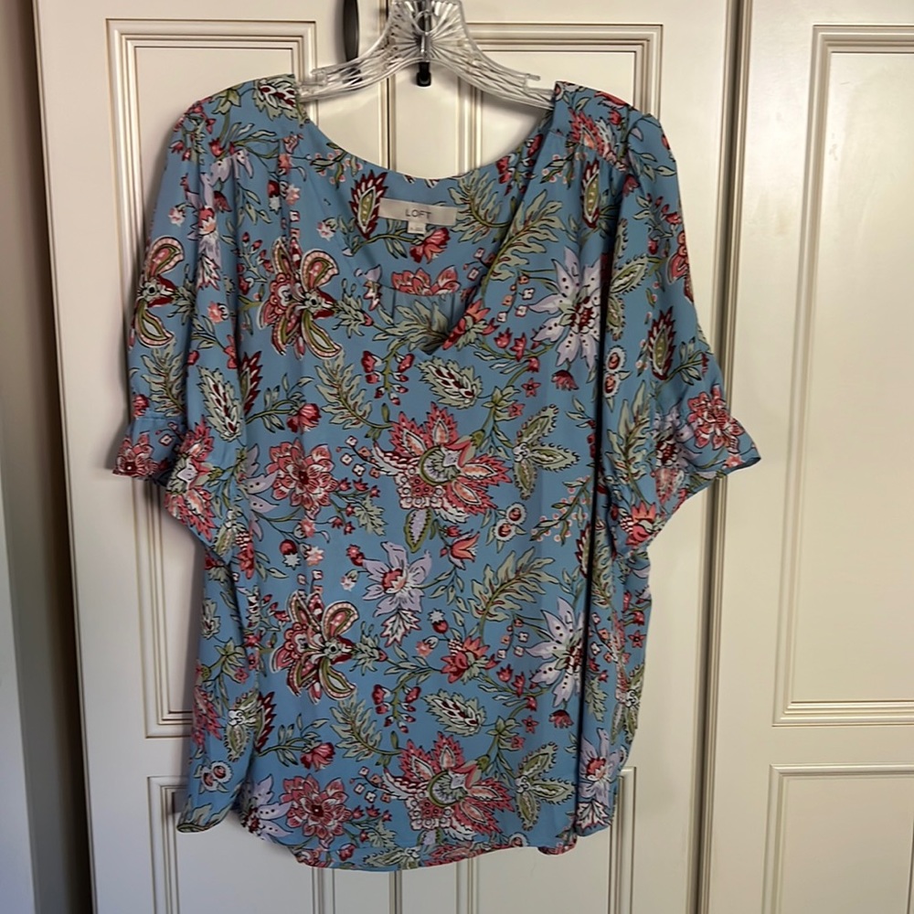 🌼🌼Beautiful Spring Top🌼🌼